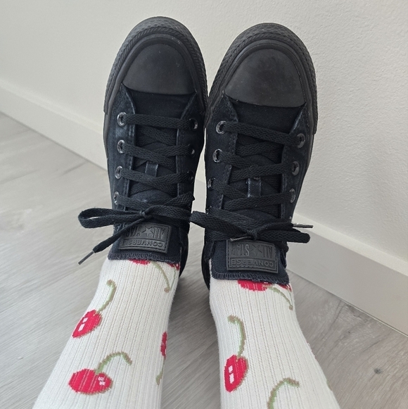 Converse | Chuck Taylor's All-Star triple black canvas low-top sneakers | WMS 6 - Picture 3 of 11